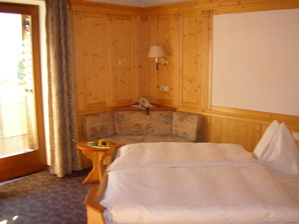 Hotel Burgblick Sankt Lorenzen Zimmer foto